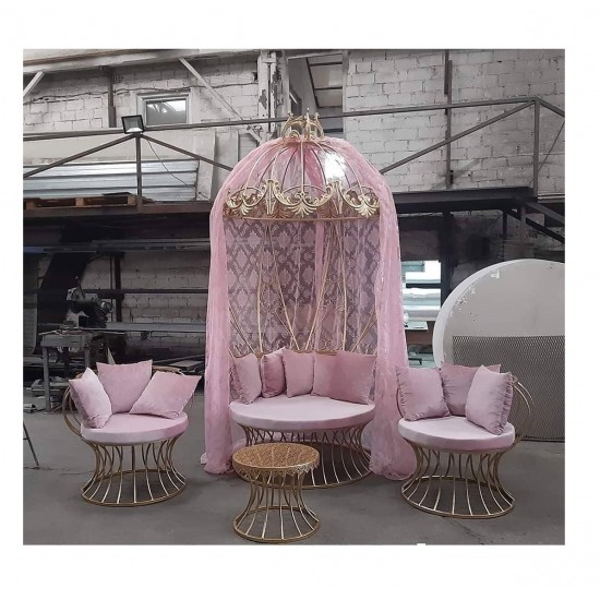 Pembe Kına Tahtı